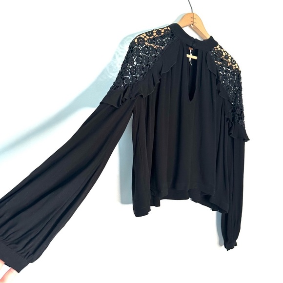 Free People | Black Little Bit Of Love Crochet Top Size Medium - Picture 6 of 13